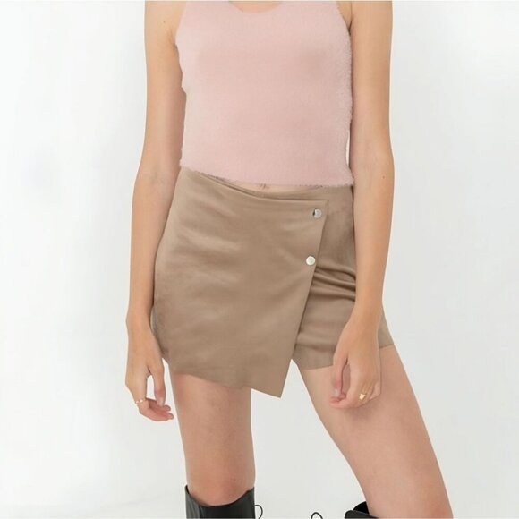 Charlotte Russe Suede Wrap Skort – Blush Pink w/ Metallic Buttons – Size S - Picture 9 of 11